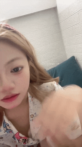 ❤️❤️❤️：FansOne亞洲臀後艾莉在圖書館看書被偷看「你要看就要負責到底阿!」