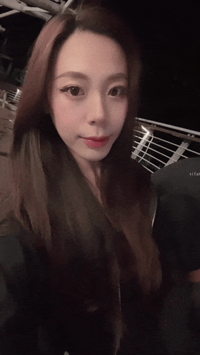 ❤️❤️❤️約了個氣質御姐黑色高跟涼鞋很性感妹子兩次拔套雙機位視角清晰展示拔套內射全過程