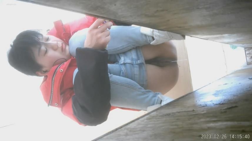 ❤️❤️❤️苗条文静眼镜美少女各种户外场景大胆露出，天桥，江边各种人前极限露出，人前女神人后小狗