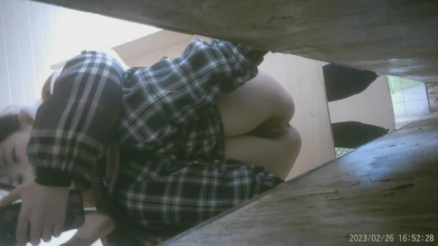 ❤️❤️❤️苗条文静眼镜美少女各种户外场景大胆露出，天桥，江边各种人前极限露出，人前女神人后小狗