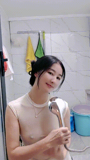 ❤️❤️❤️麻豆傳媒淩薇MD-0153黑絲美腿淫亂盛宴,新人性感3P首秀