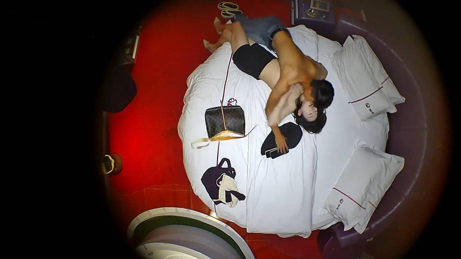 ❤️❤️❤️香港黃業《俄羅斯導彈入侵波蘭街》清晰鮑魚展示高清修覆版!