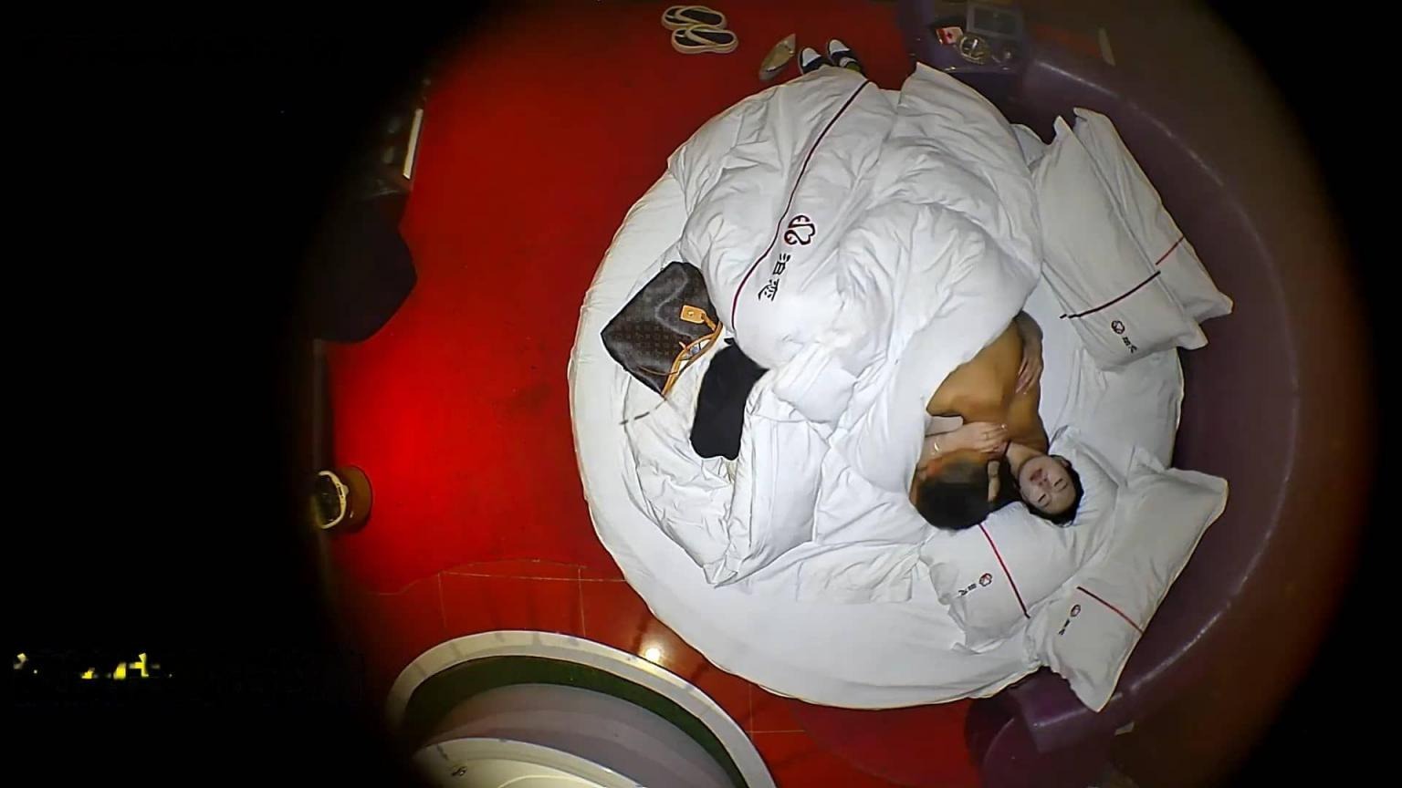 ❤️❤️❤️香港黃業《俄羅斯導彈入侵波蘭街》清晰鮑魚展示高清修覆版!