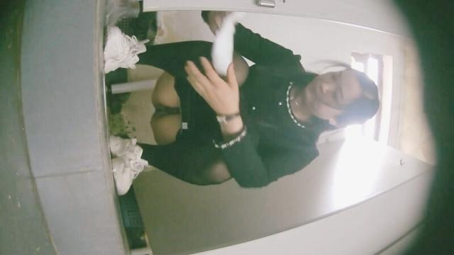 ❤️❤️❤️麻豆傳媒淩薇MD-0153黑絲美腿淫亂盛宴,新人性感3P首秀