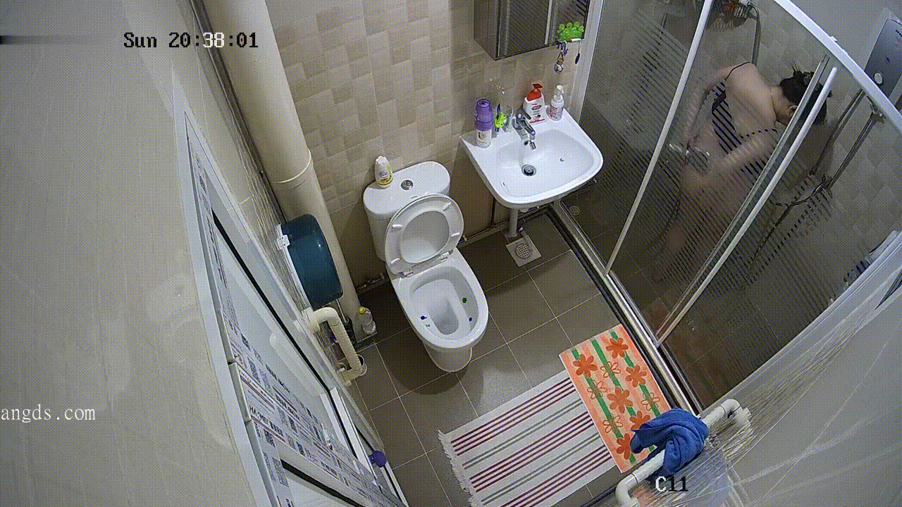 ❤️❤️❤️07年高中剛畢業的嫩妹剛開始做各種的不配合小鮑魚特別的粉