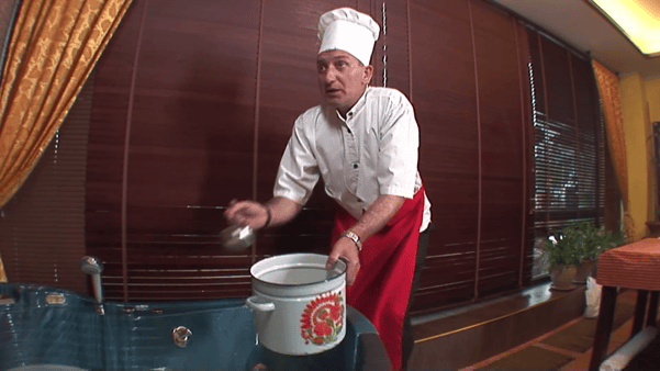 俄羅斯裸體綜藝整蠱路人節目