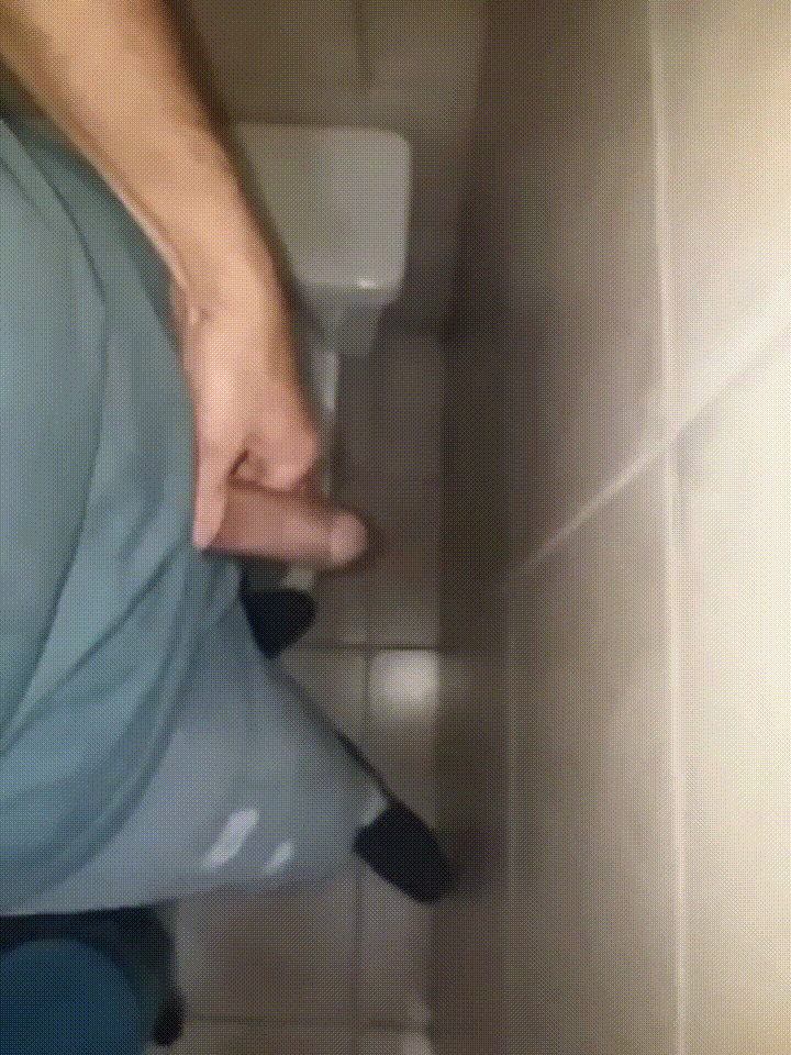 ❤️❤️❤️寶馬車上玩別人的老婆，風騷人妻，露臉口交啪啪，偷情的感覺真是刺激！