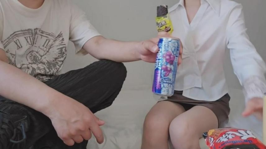 ❤️❤️❤️炮王恩凯SOLO艾悠,街头访问年轻人喝酒聚集地,遇上失恋巨乳美女初试一夜情DA-82