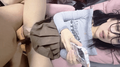 ❤️❤️❤️95後知名模特和演員【水川堇】最新作品,邊抽煙邊做愛,想要裝逼卻掩飾不了肉體上的快感