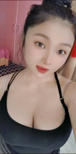 ❤️❤️❤️寶馬車上玩別人的老婆，風騷人妻，露臉口交啪啪，偷情的感覺真是刺激！