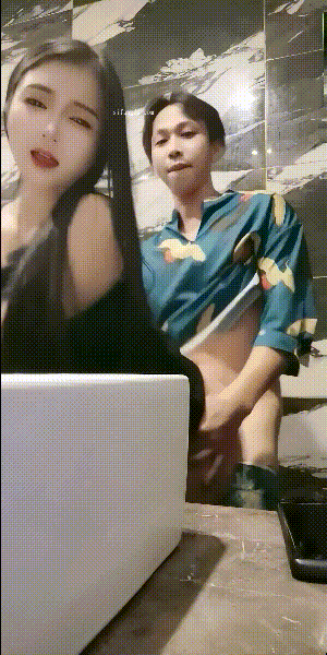 ❤️❤️❤️寶馬車上玩別人的老婆，風騷人妻，露臉口交啪啪，偷情的感覺真是刺激！