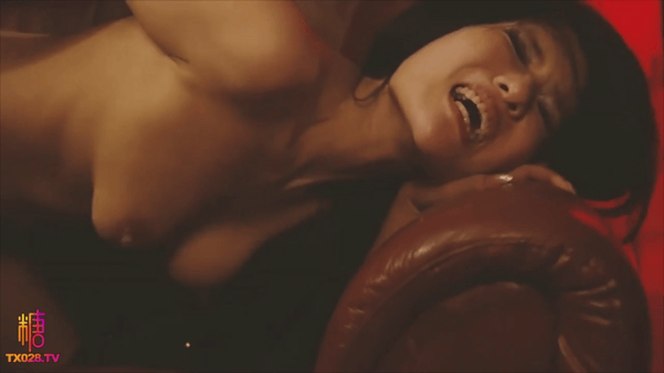 ❤️❤️❤️群P淫亂盛宴『小藝同學』好姐妹比賽看誰更耐操白嫩小巧身材被抱起來操白白嫩嫩的一群妹子看著就養眼