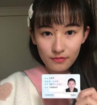 ❤️❤️❤️EdMosaicEDEA-615想被插到壞掉!白虎穴塞觸手、屁穴也被塞滿嘴里也含著兩根三洞同時開操