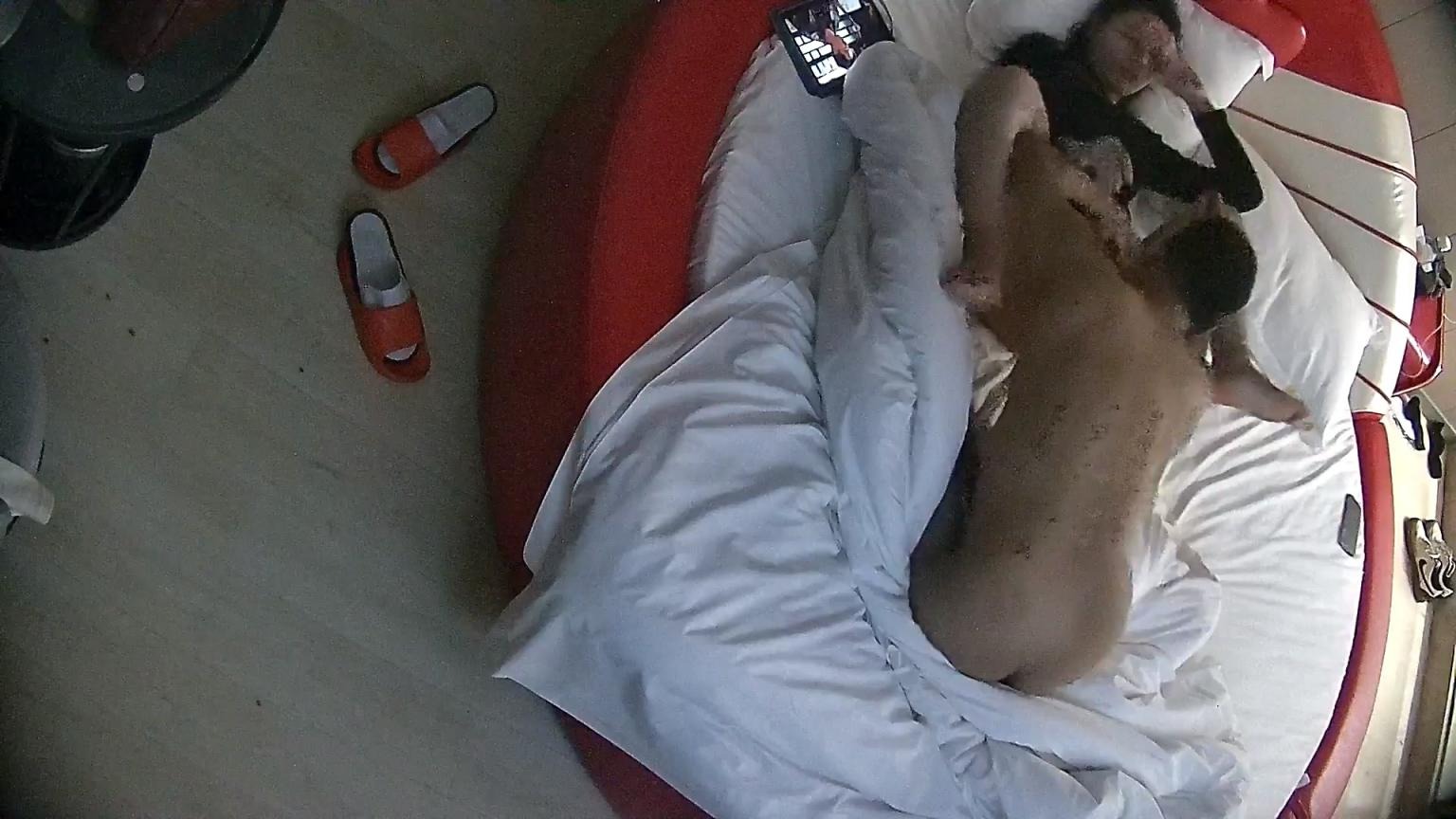 ❤️❤️❤️黑亞當-最新約戰女神【艾熙】超棒身材的巨乳女神被各種姿勢猛操的雙乳直晃表情爽到升天