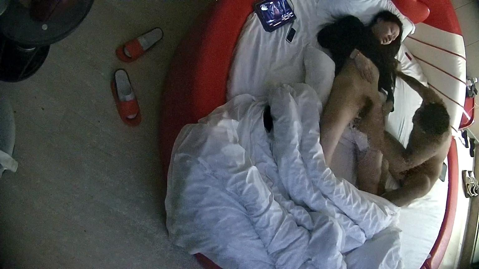 ❤️❤️❤️黑亞當-最新約戰女神【艾熙】超棒身材的巨乳女神被各種姿勢猛操的雙乳直晃表情爽到升天