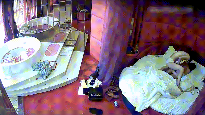 ❤️❤️❤️清純學妹，被幹尿，完美露臉，床單上濕了一大片，長得不錯！