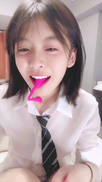 ❤️❤️❤️華裔猛男大戰泡菜國網紅高顏值美少女嫩妹_ElleLee_圓潤肥臀白虎嫩穴啪啪啪幹的淫叫不止