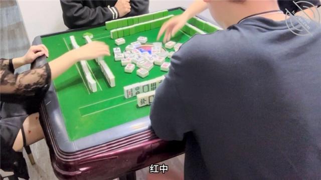 ❤️❤️❤️「狠台北」飯店櫃台大奶騷妹獨家服務是深喉吃屌被幹到高潮腳大開