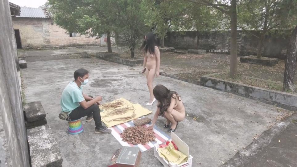 ❤️❤️❤️秀人網人氣女神【楊晨晨】氣質大美女，性感誘人情趣，騷丁蜜桃臀，旗袍美景相得益彰！