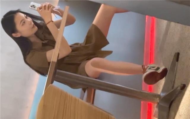 ❤️❤️❤️07年高中剛畢業的嫩妹剛開始做各種的不配合小鮑魚特別的粉