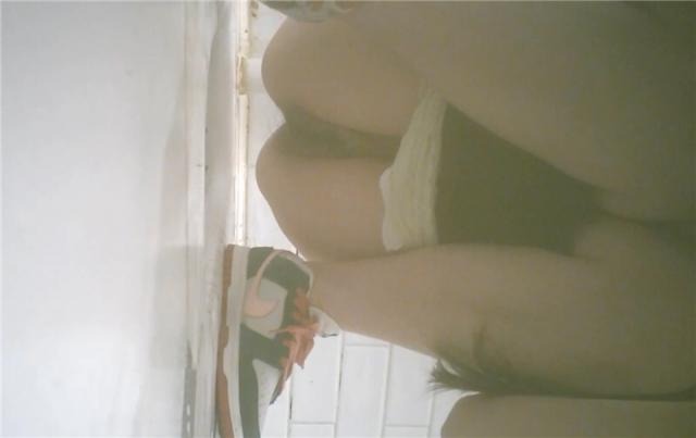 ❤️❤️❤️07年高中剛畢業的嫩妹剛開始做各種的不配合小鮑魚特別的粉