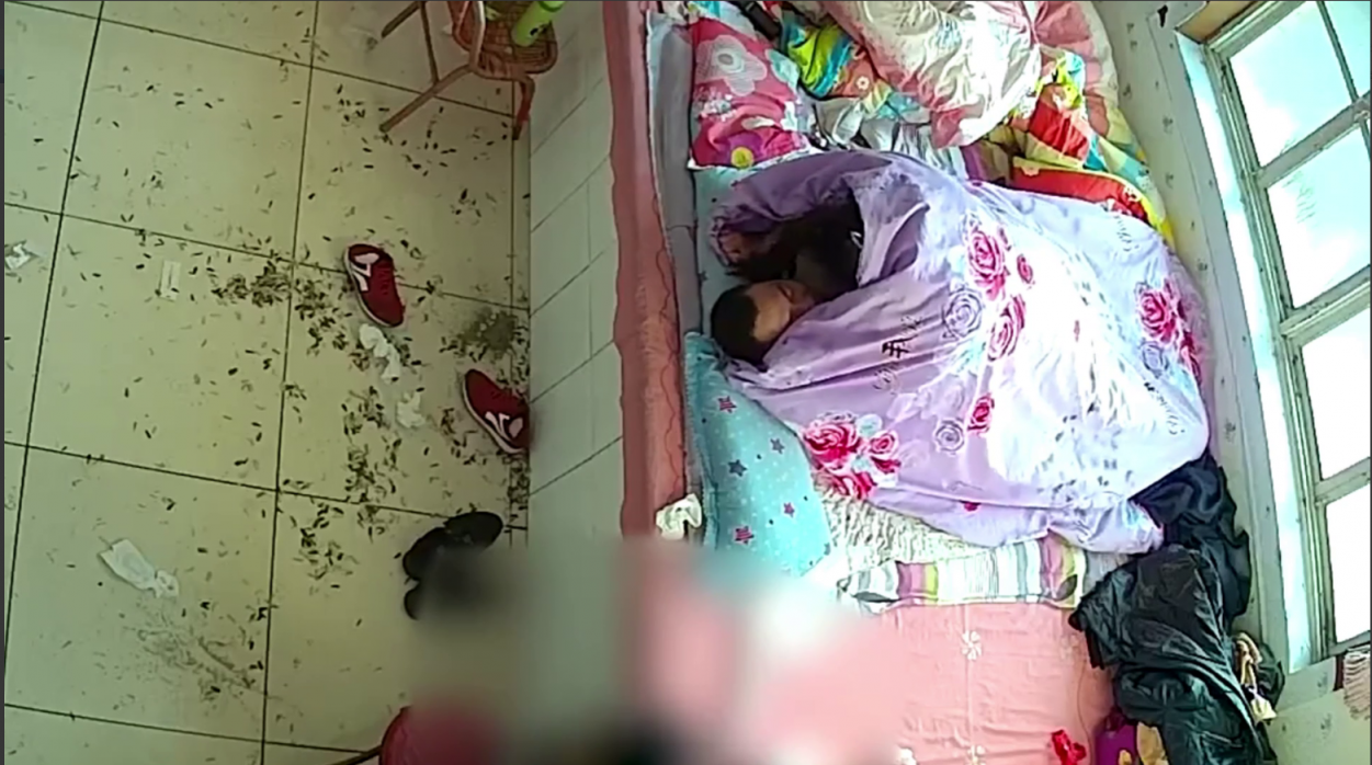 ❤️❤️❤️三人組灌醉MJ清純良家少婦❤️玩胸玩穴暴力抽插～絕對刺激