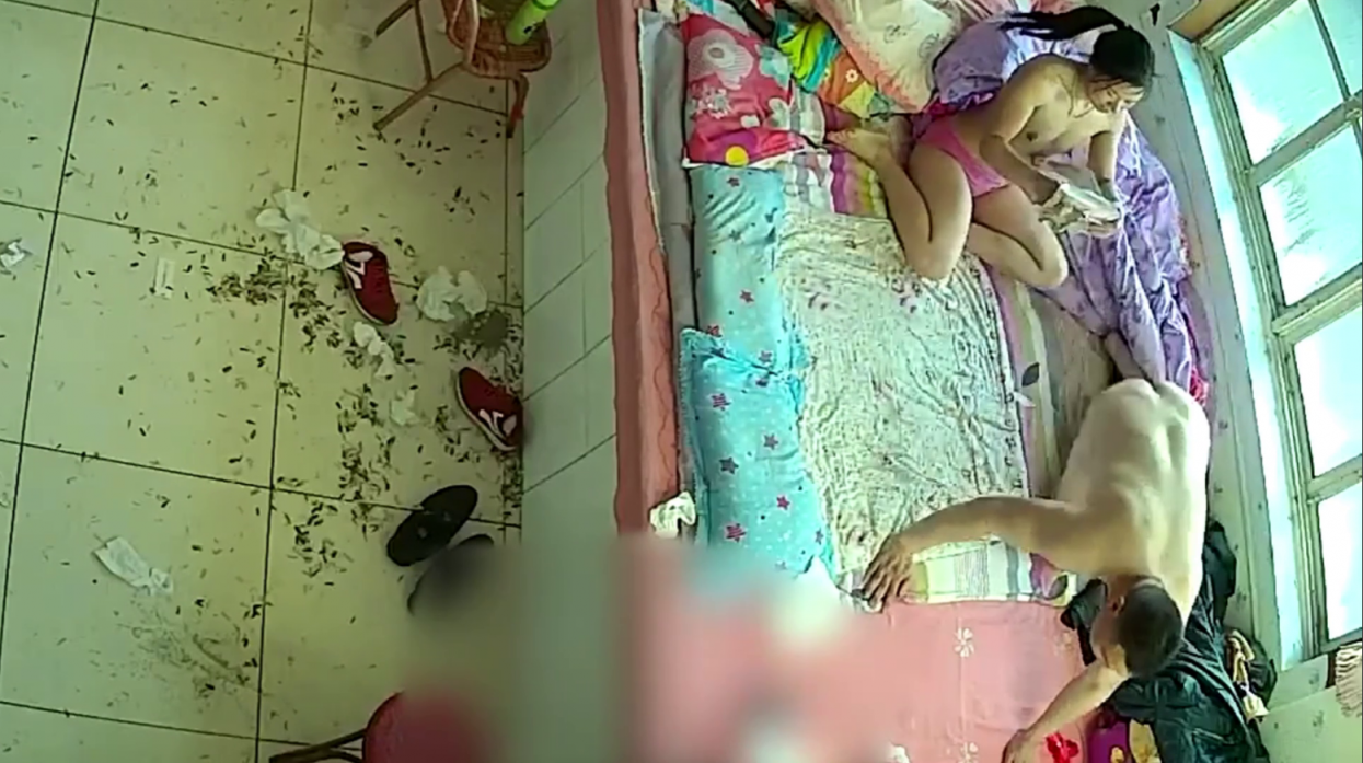 ❤️❤️❤️三人組灌醉MJ清純良家少婦❤️玩胸玩穴暴力抽插～絕對刺激