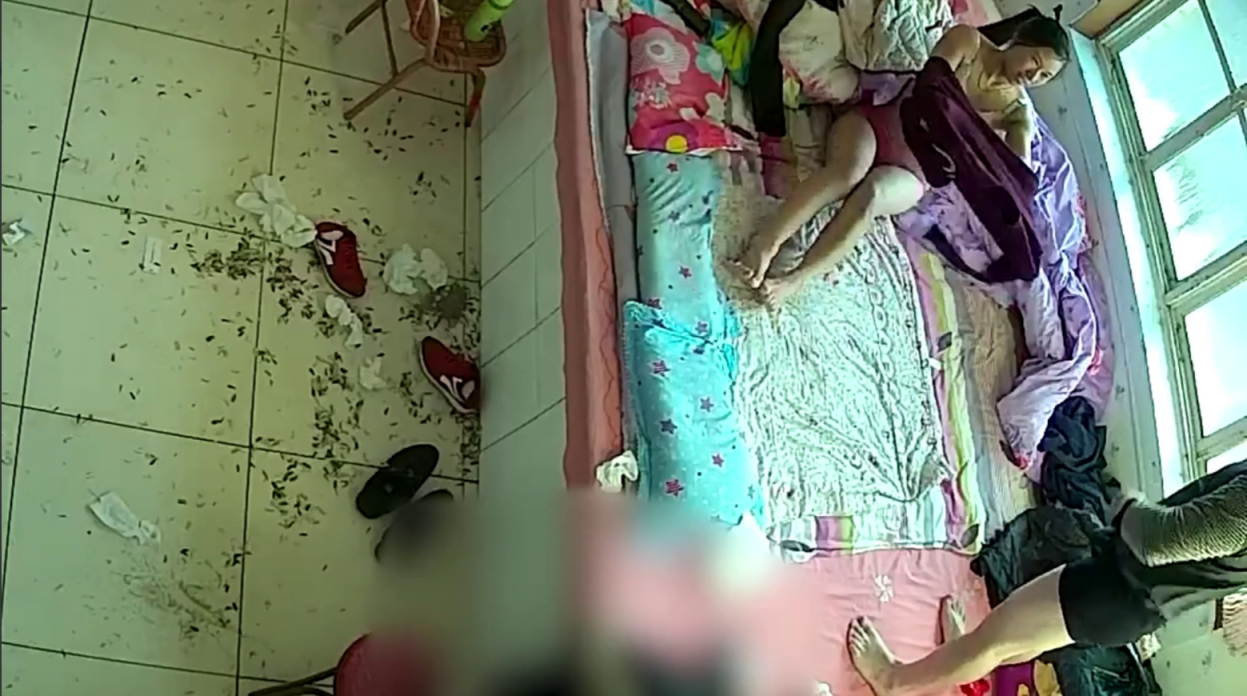 ❤️❤️❤️三人組灌醉MJ清純良家少婦❤️玩胸玩穴暴力抽插～絕對刺激