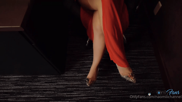 ❤️❤️❤️07年高中剛畢業的嫩妹剛開始做各種的不配合小鮑魚特別的粉後入時拍了第一視角畫面身材特別棒