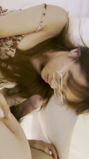 ❤️❤️❤️FansOne天堂鳥先生炮友還沒結束男友就來了狂插大量口爆