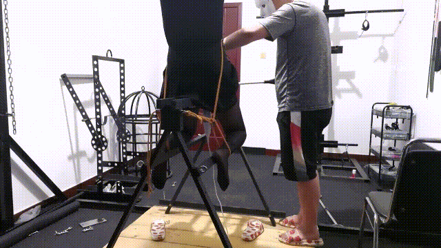 ❤️❤️❤️一米七五的大三學妹胸前兩個大奶屁股上的肉特別軟後入非常爽給她操得面目都猙獰了要哭了