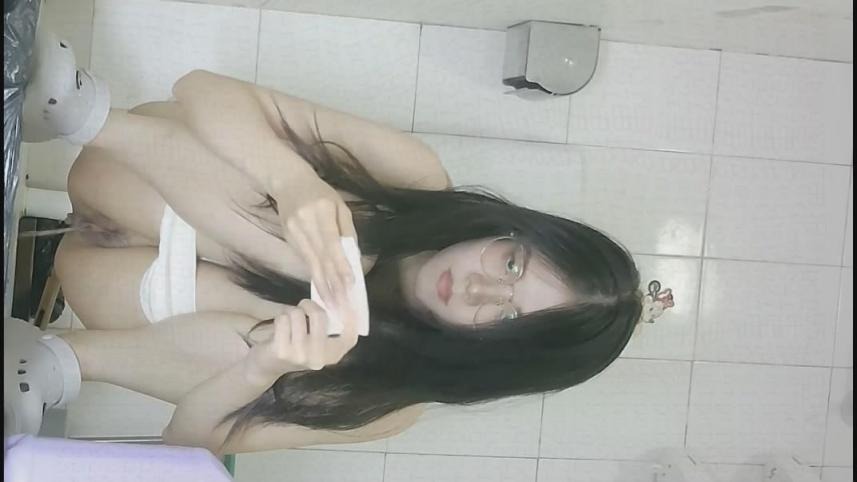 ❤️❤️❤️極品白虎御姐【小米姬】可愛的台灣女孩為了辭掉收銀員工作嘗試拍攝色情片