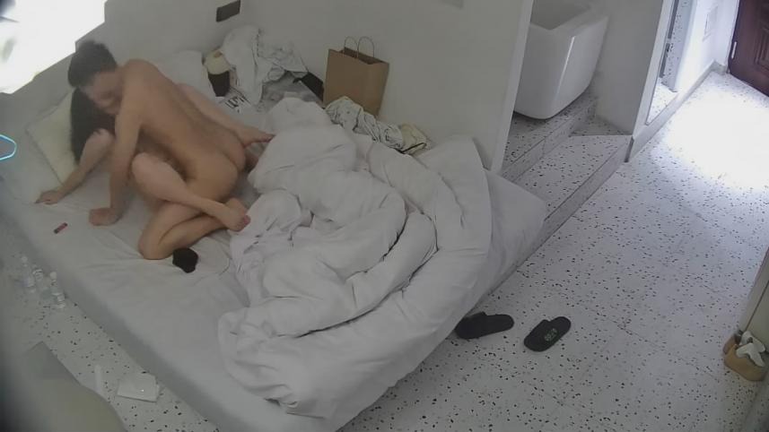 ❤️❤️❤️頂級綠帽淫妻【金童鍾】挑戰6P不休息,被男主瘋狂輪流輸出,她背著老公偷偷走上母狗的道路