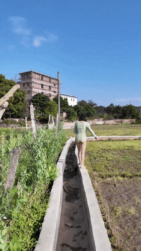 ❤️❤️❤️06年的可愛小甜妹操到中途太累了還跑去抽根煙抽完之後就狠狠的操到她叫爸爸別停