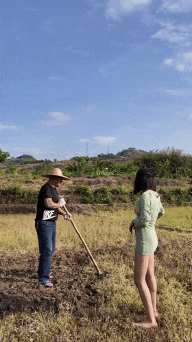 ❤️❤️❤️06年的可愛小甜妹操到中途太累了還跑去抽根煙抽完之後就狠狠的操到她叫爸爸別停