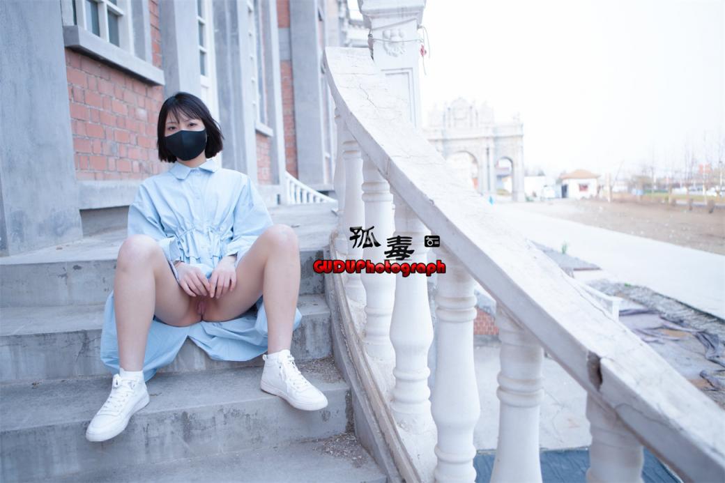 ❤️❤️❤️【狠台北探花】年輕高冷的美腿嫩妹被幹爽舒服的喊快點