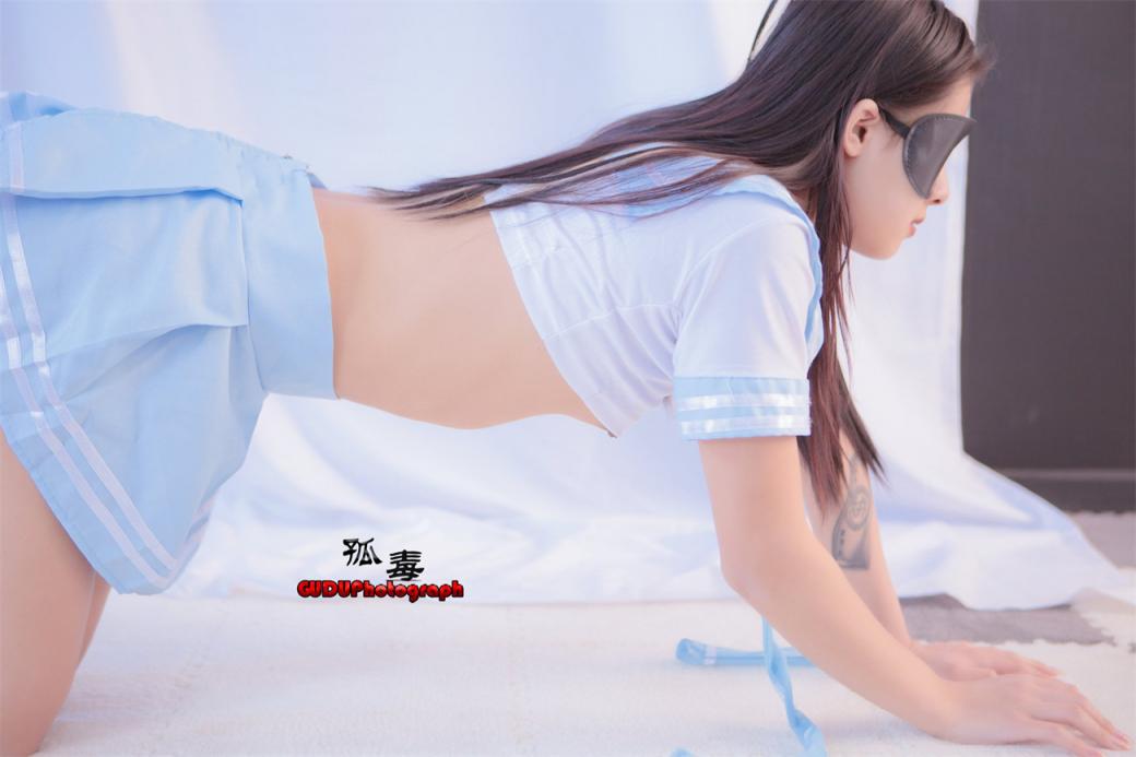 ❤️❤️❤️【狠台北探花】年輕高冷的美腿嫩妹被幹爽舒服的喊快點