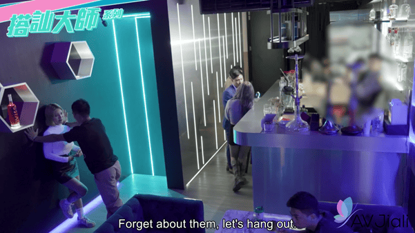 ❤️❤️❤️眼鏡反差婊帶著跳蛋在外面浪，最後在帳篷里被狠狠地爆肏