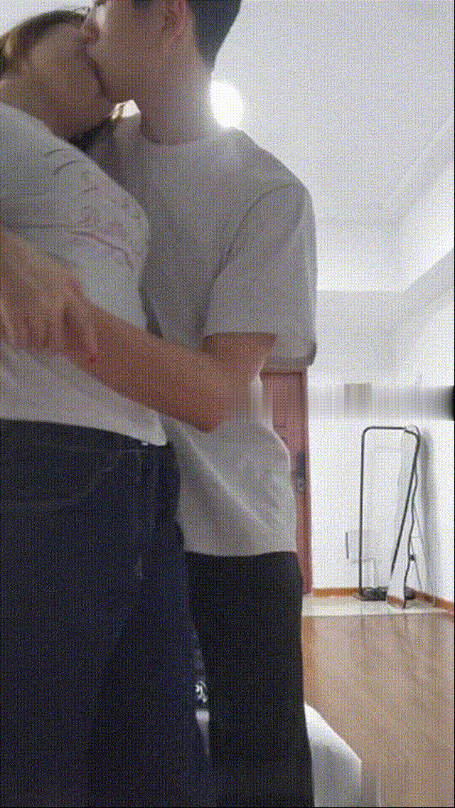 最新重磅泄密湖南教师人妻背夫出轨泄密，反差闷骚女性欲释放，[MP4575MBwindfiles]
